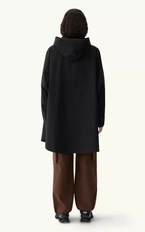BLÆST Bergen Poncho Black