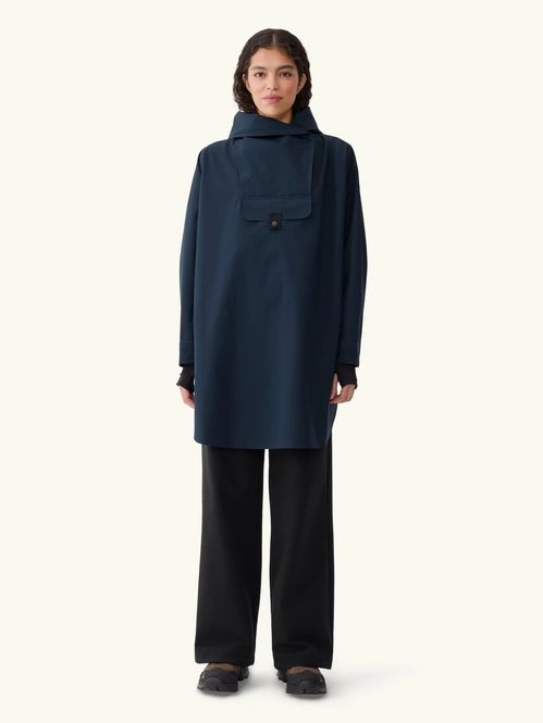 Hovedbilde BLÆST Bergen Poncho Dark Navy