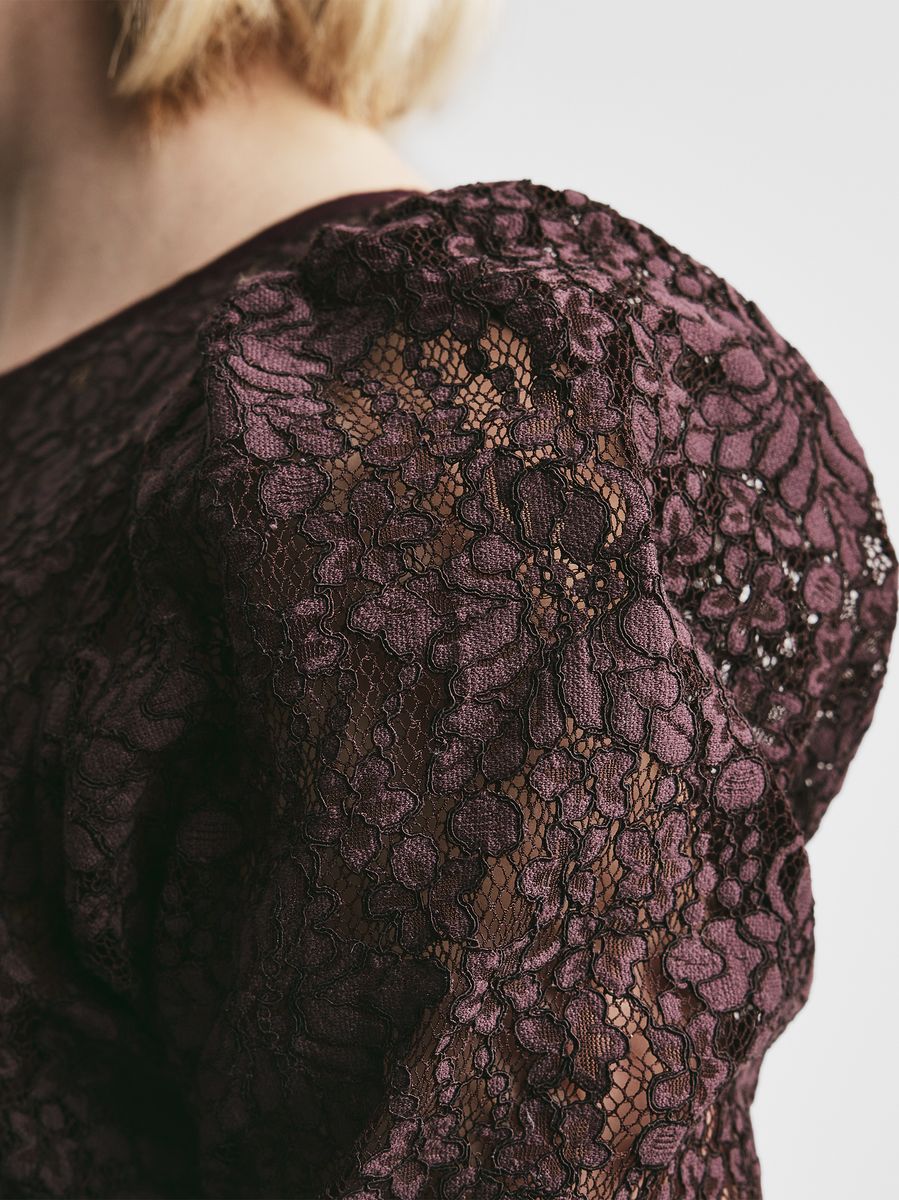 By TiMo Lace Fitted Dress Burgundy